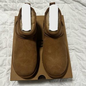 NWB - UGG Ultra Mini - Chestnut SZ 7